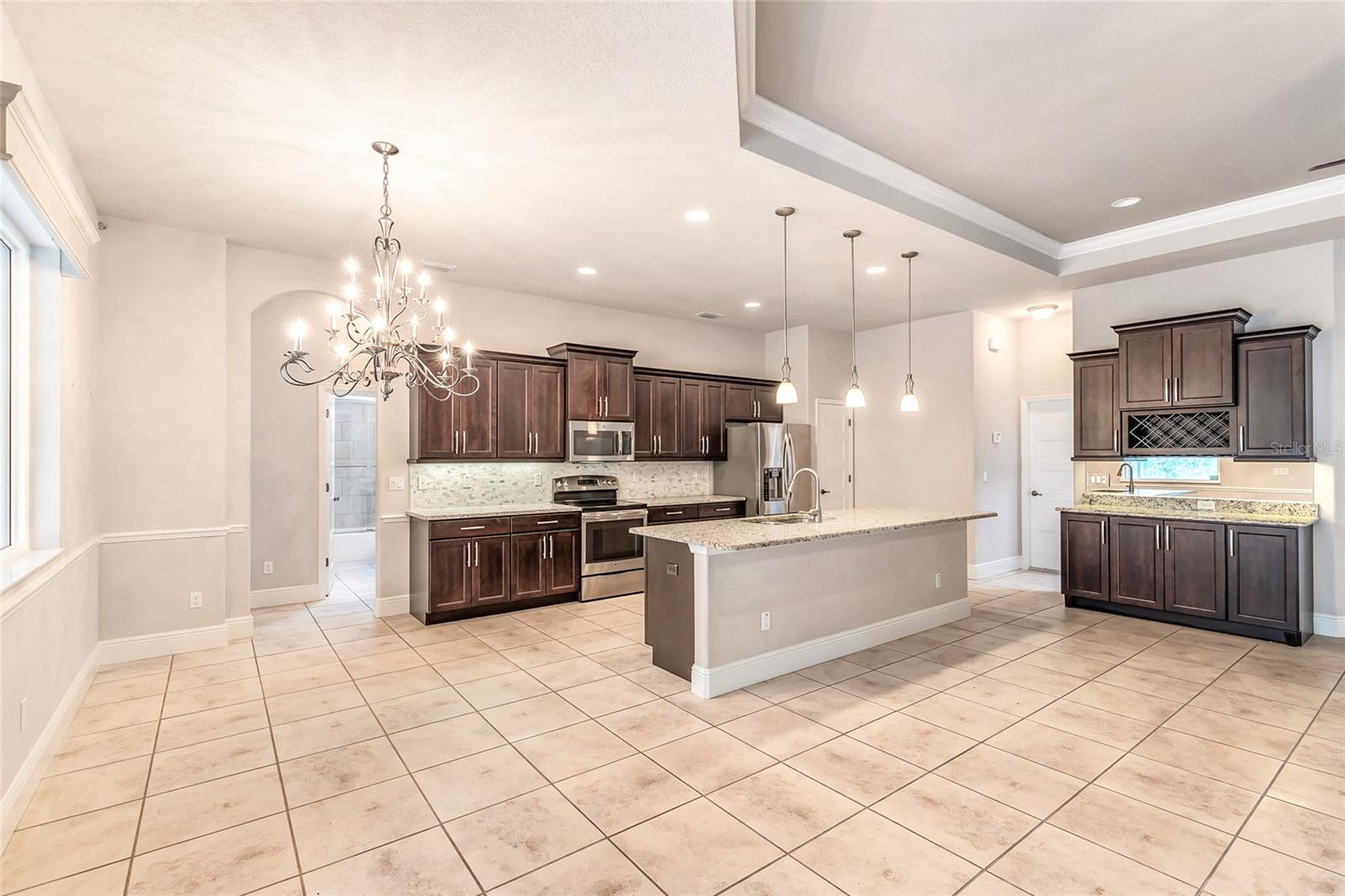2811 S ASCIANO CT