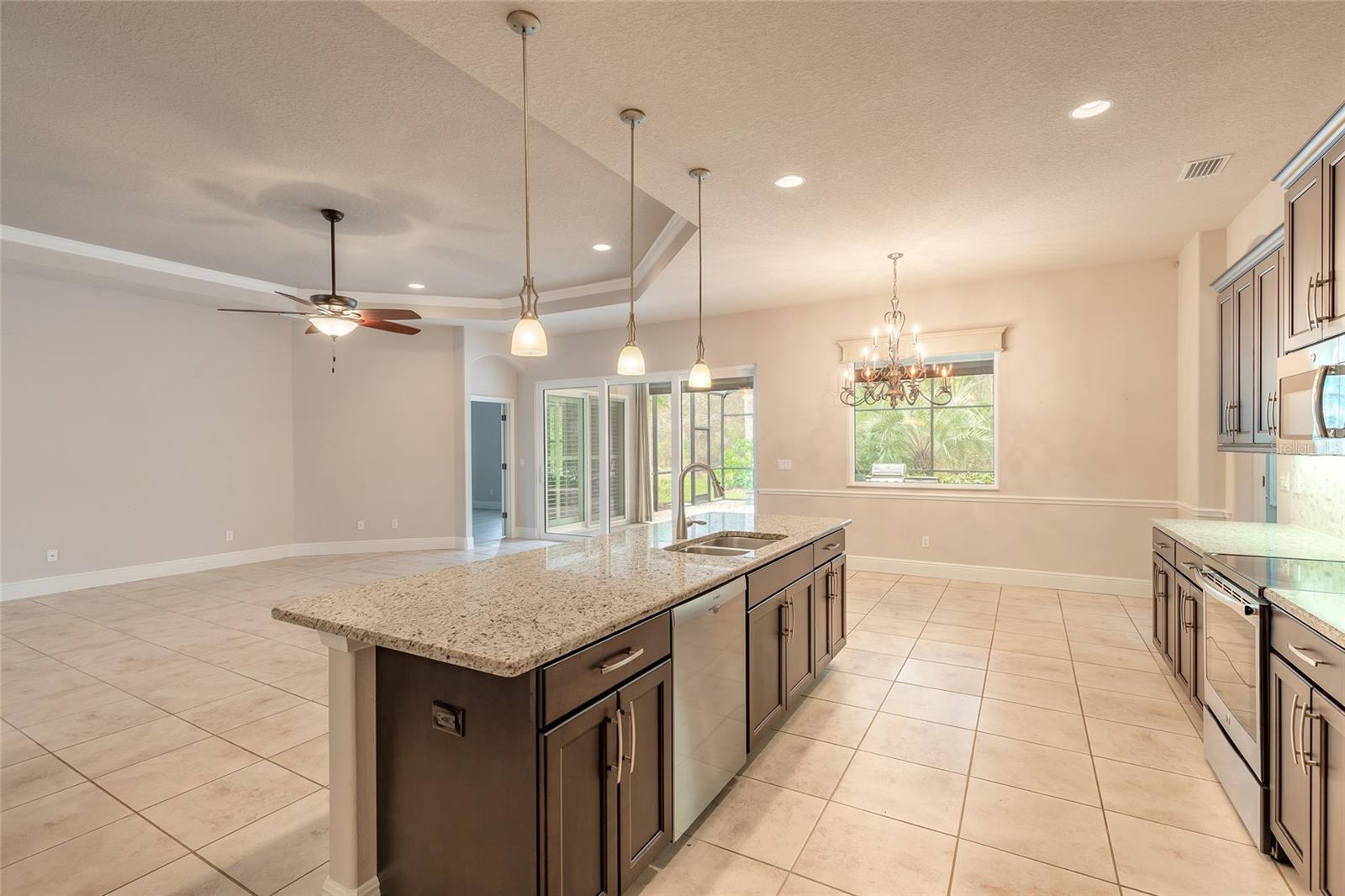 2811 S ASCIANO CT
