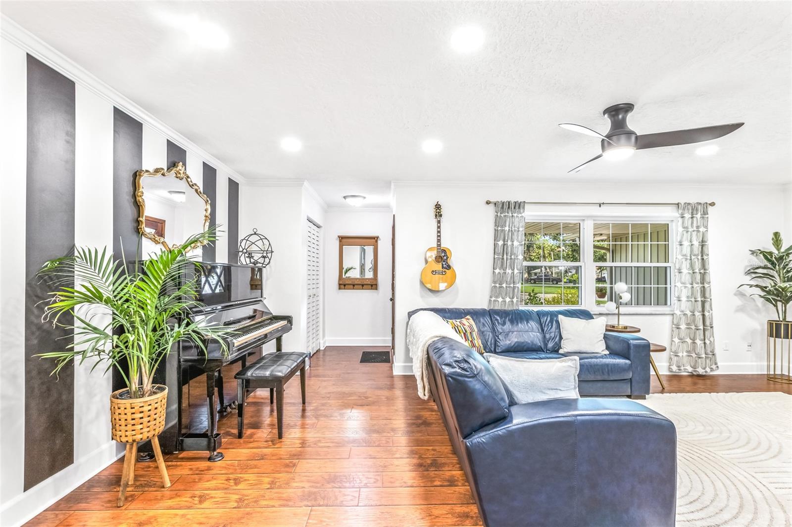 887 SUGAR HOUSE CT