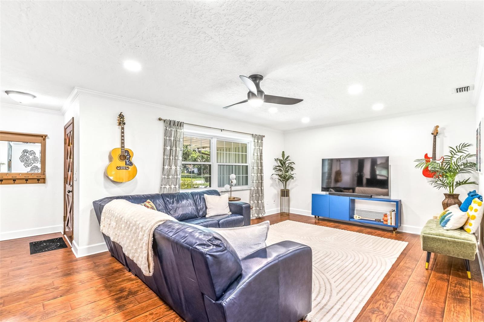 887 SUGAR HOUSE CT