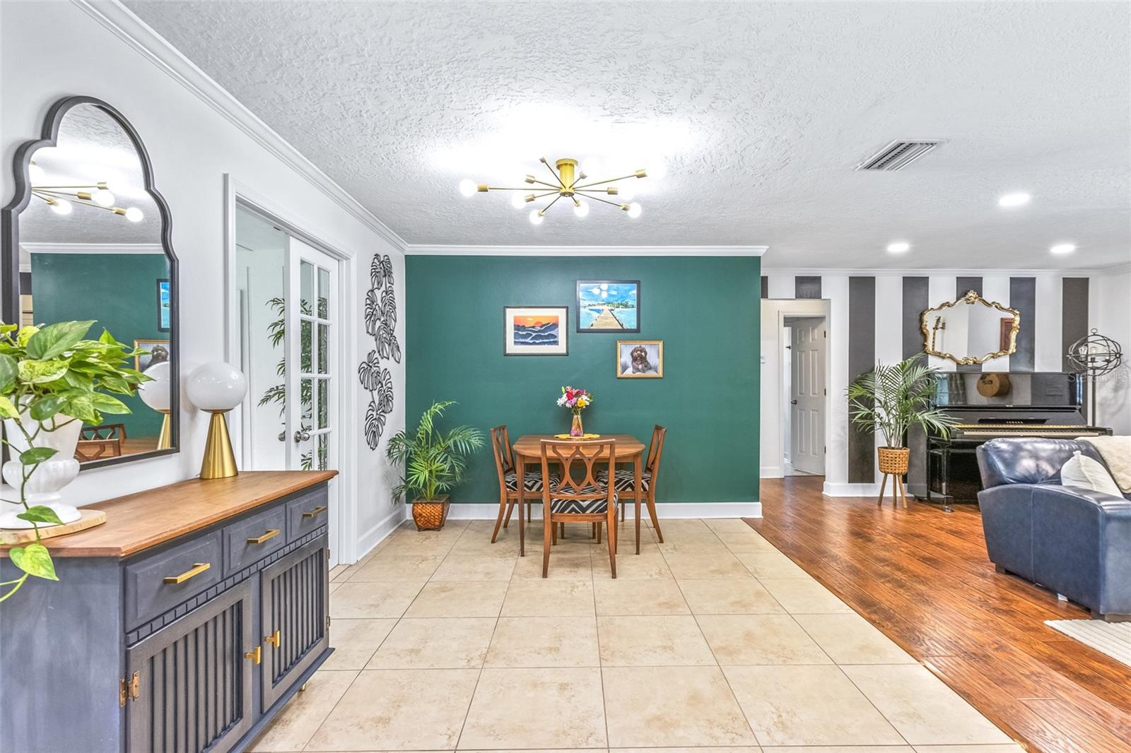 887 SUGAR HOUSE CT