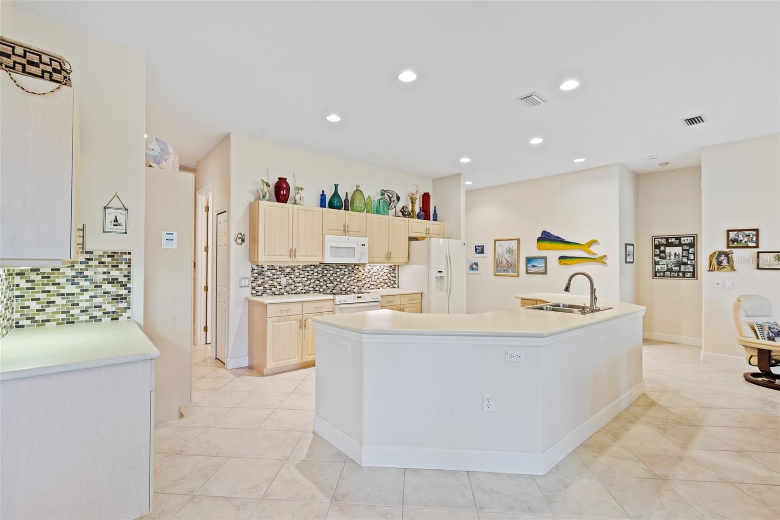 148 DEEP WOODS WAY