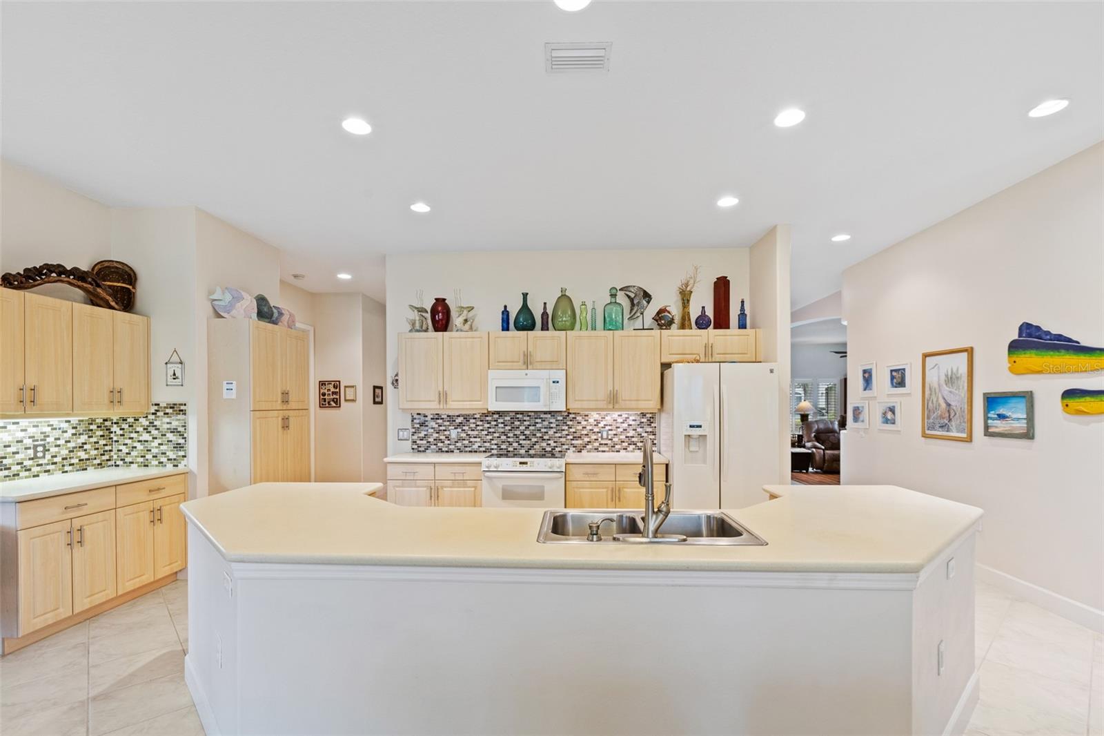 148 DEEP WOODS WAY