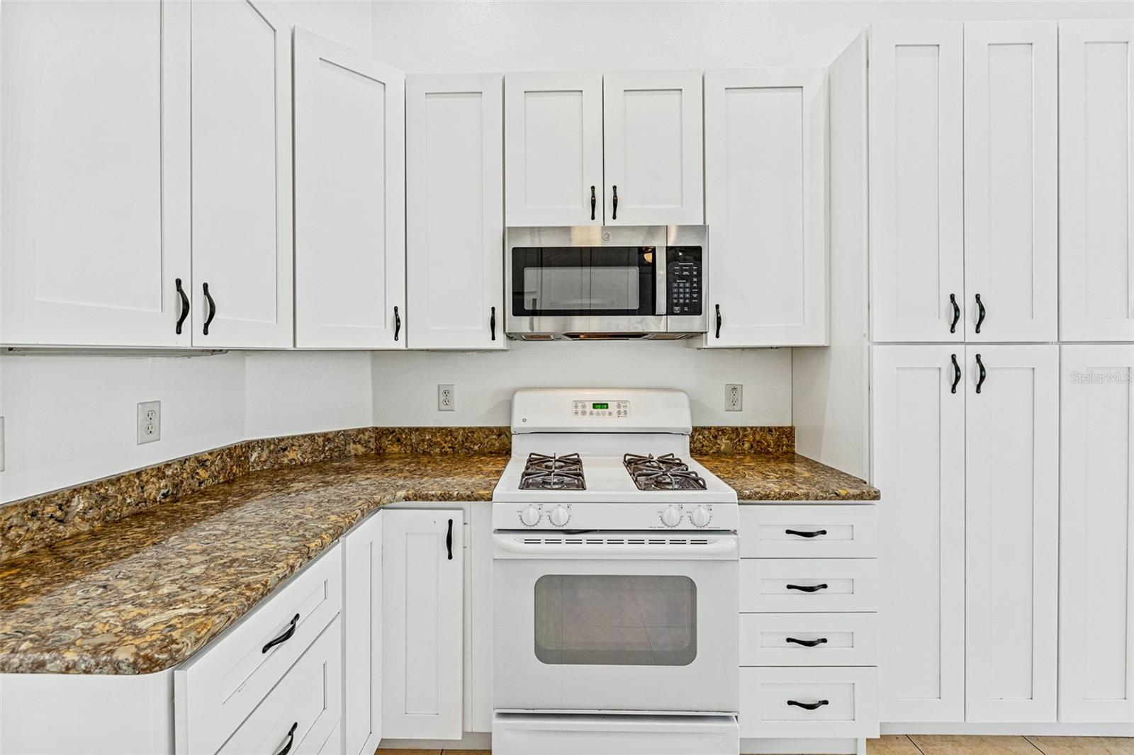 122 SAN REMO DR