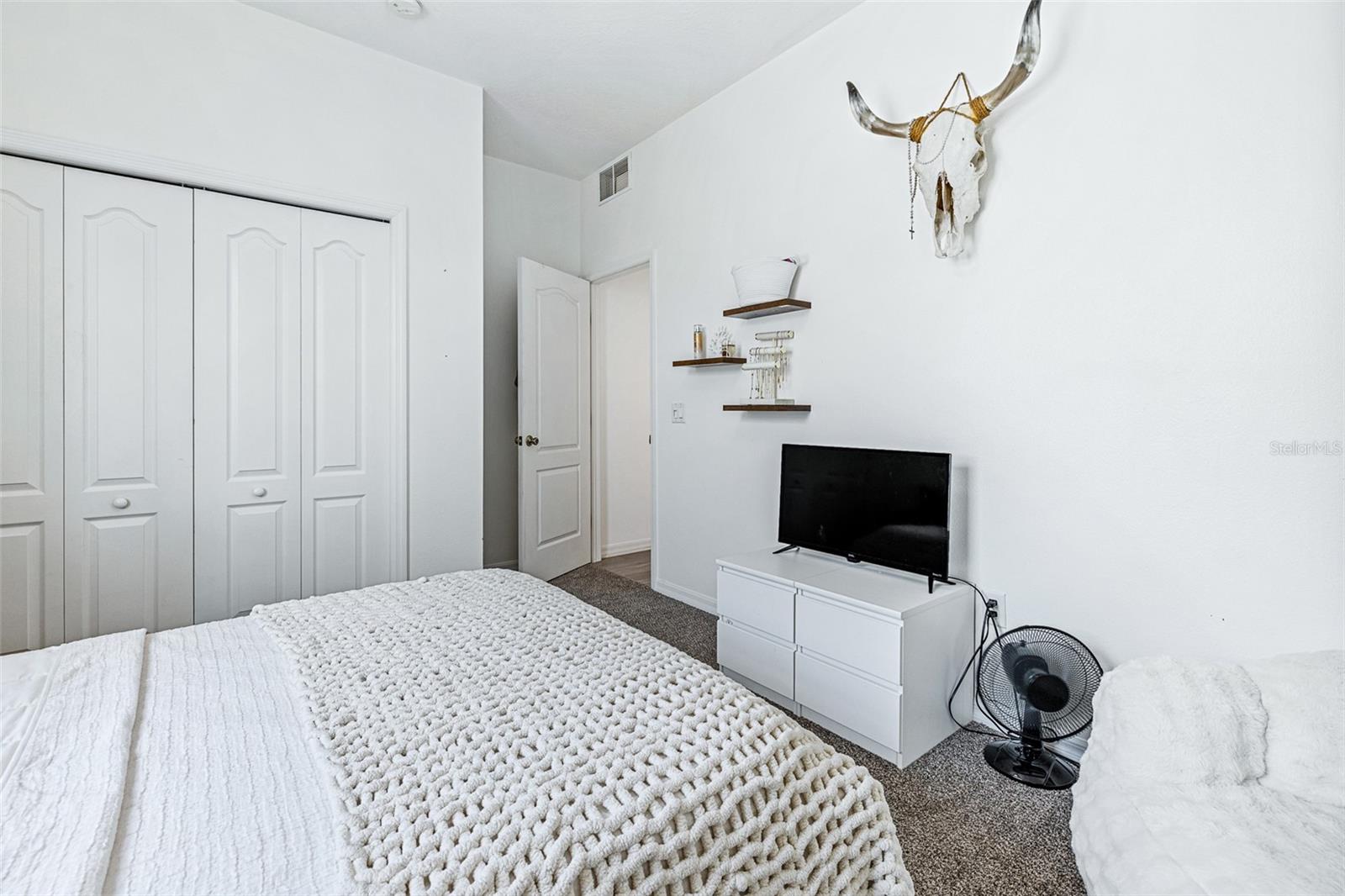 122 SAN REMO DR