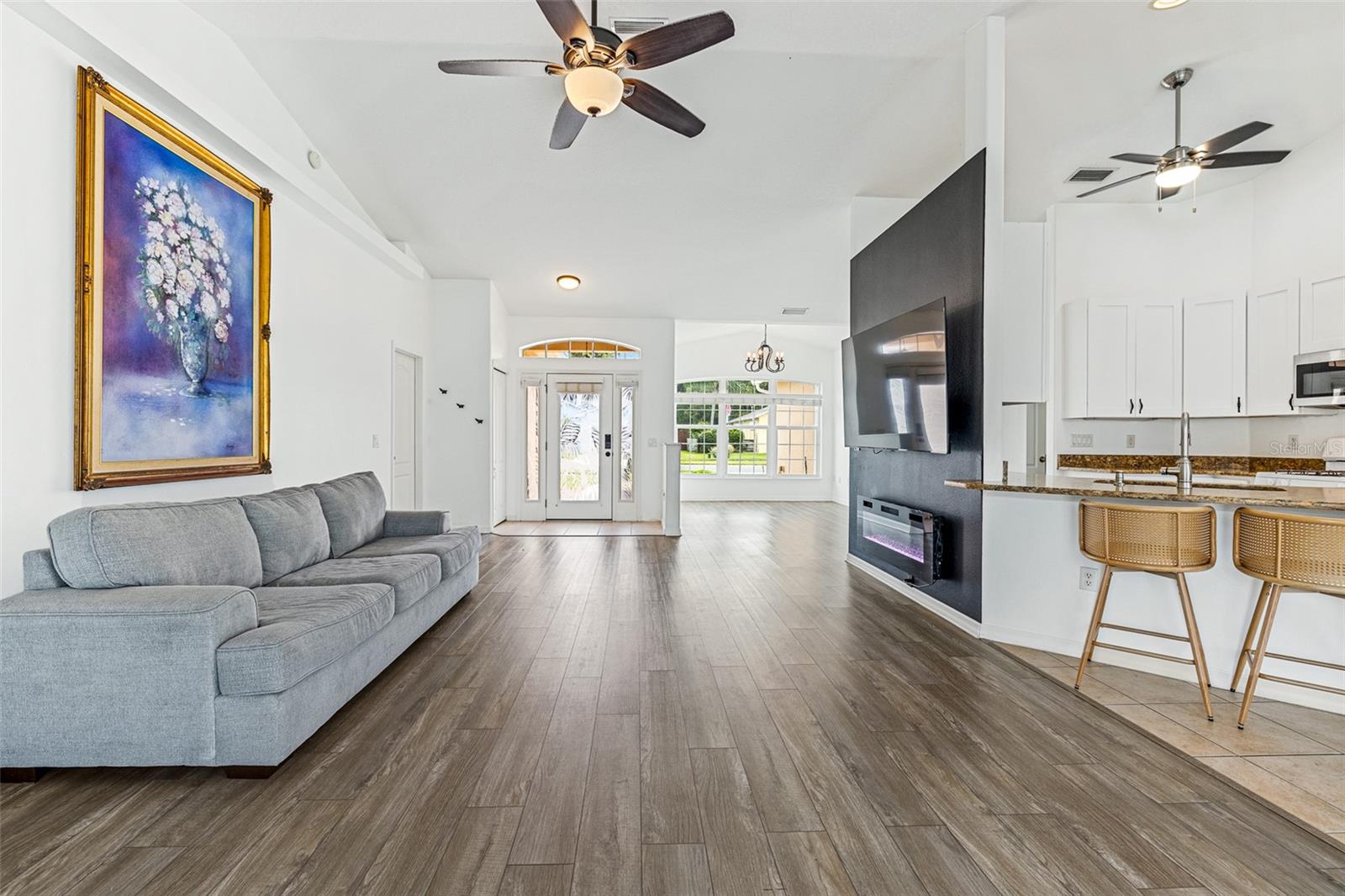 122 SAN REMO DR