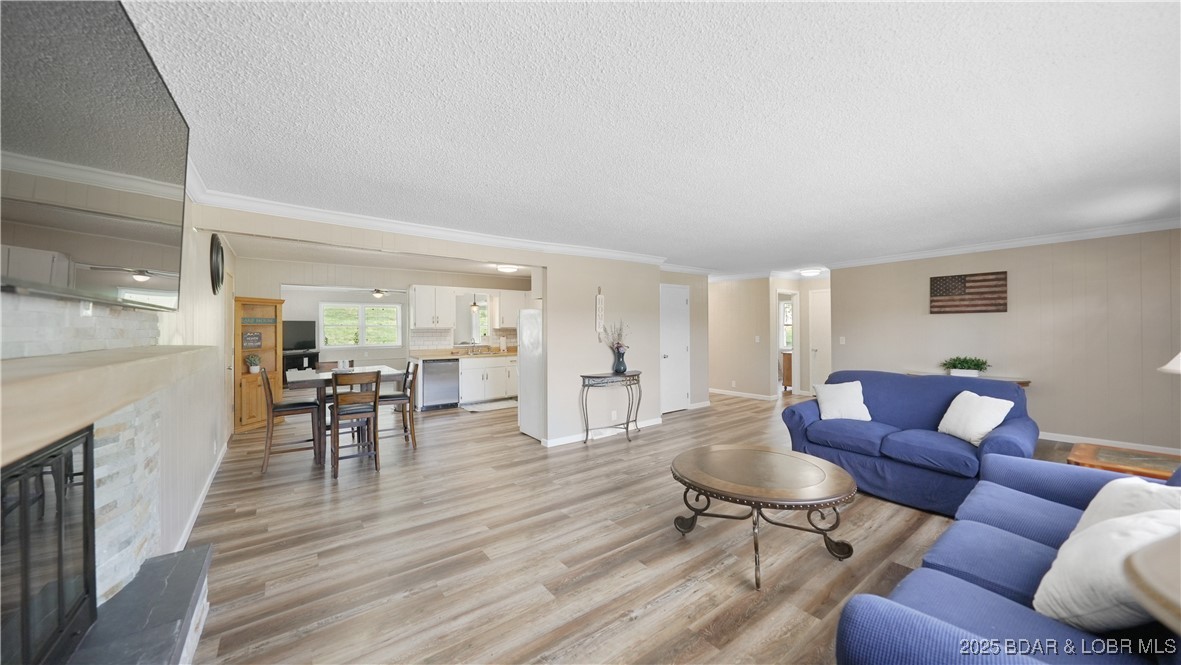 160 Bridgeview Drive