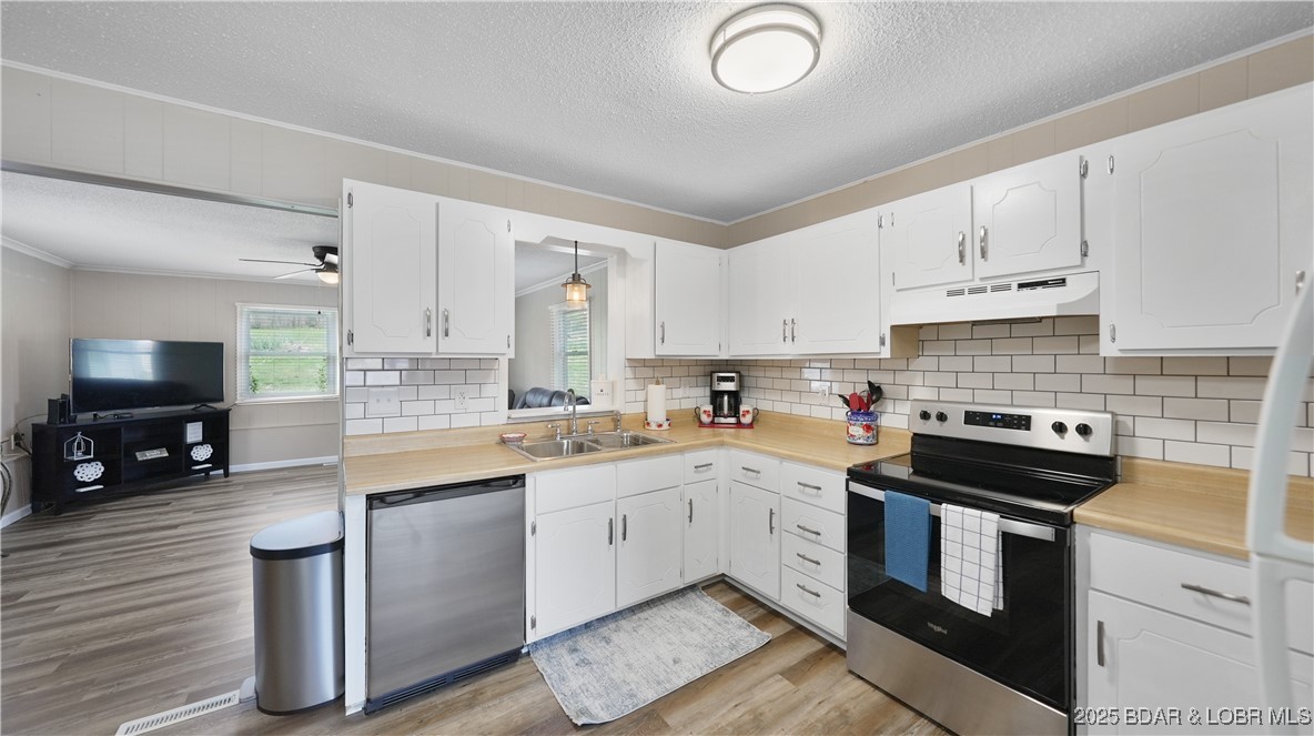 160 Bridgeview Drive