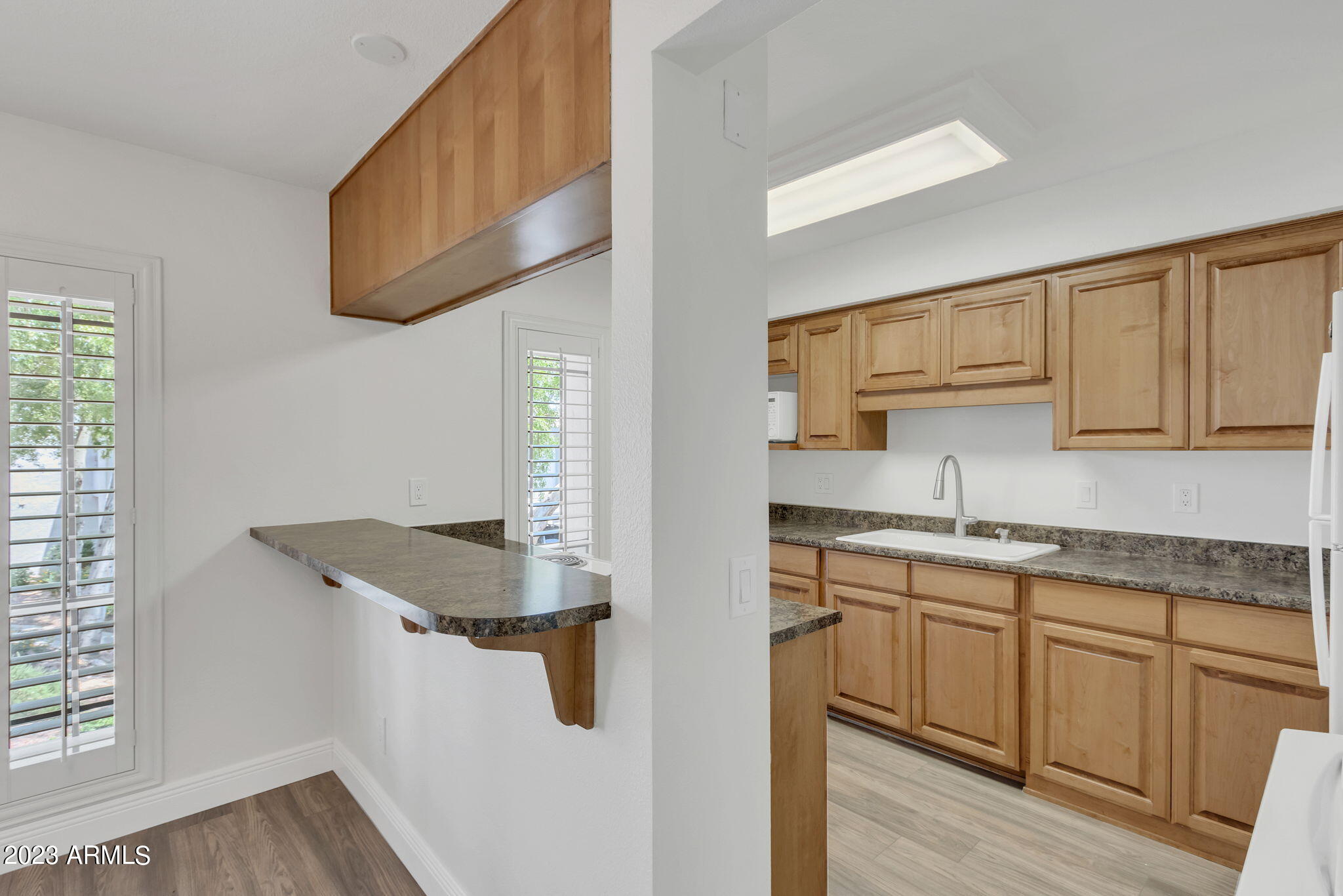 5209 N 24TH Street, 201