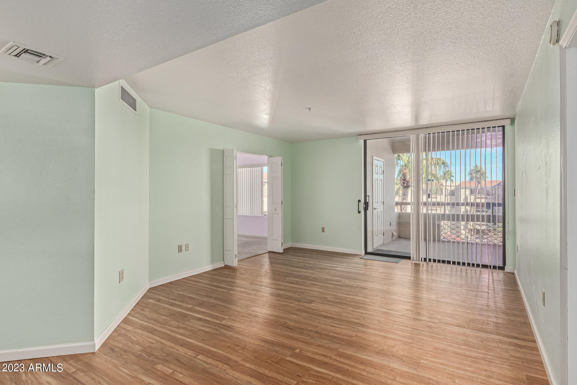 4200 N MILLER Road Unit: 512