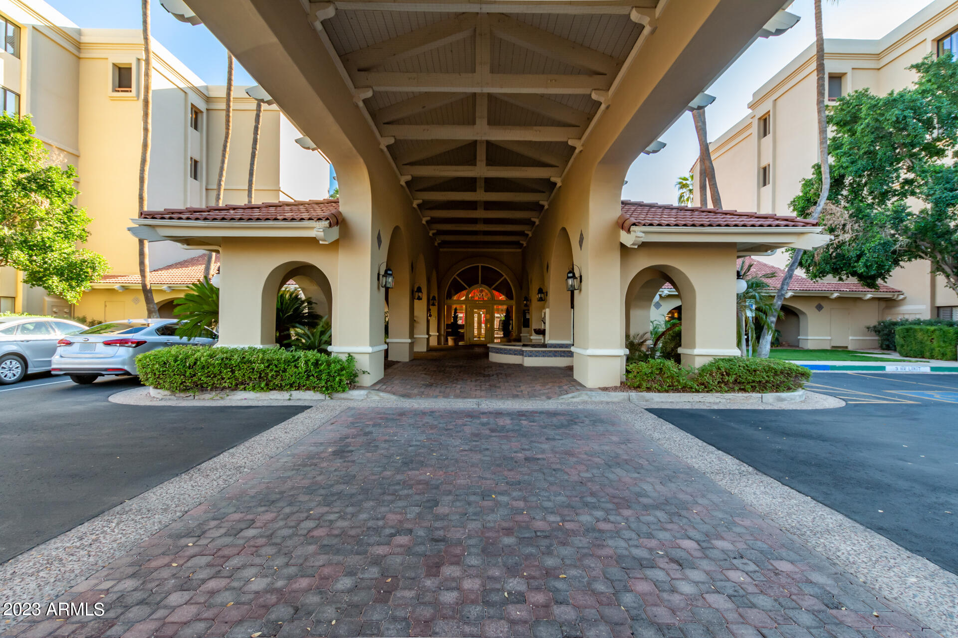 4200 N MILLER Road Unit: 512