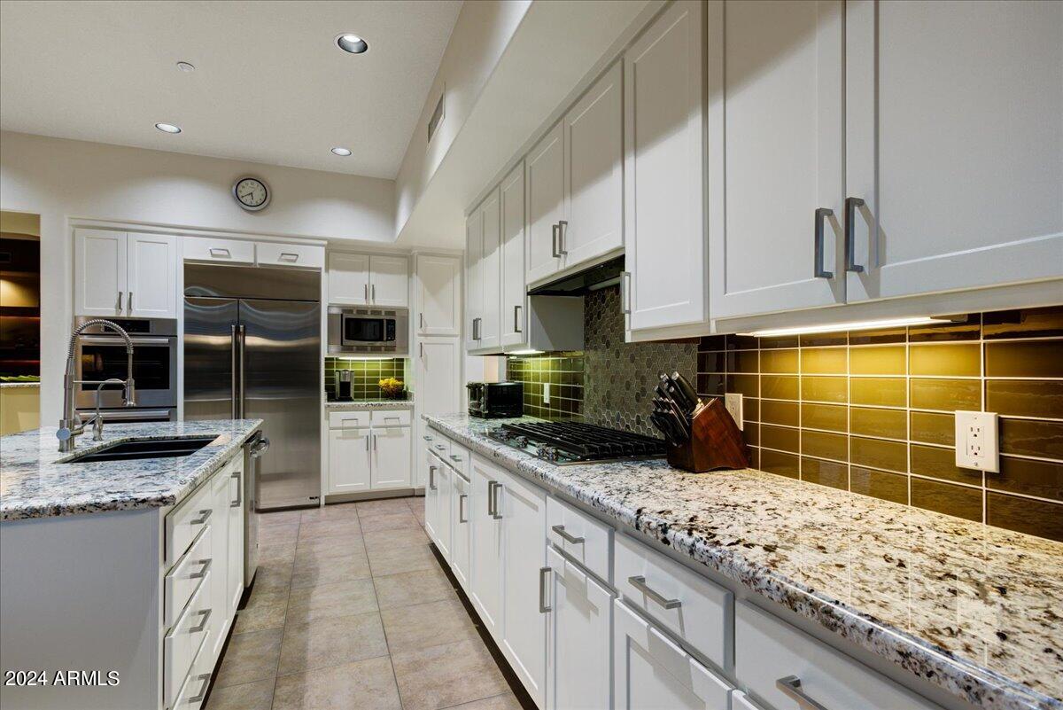 11040 E KAREN Drive