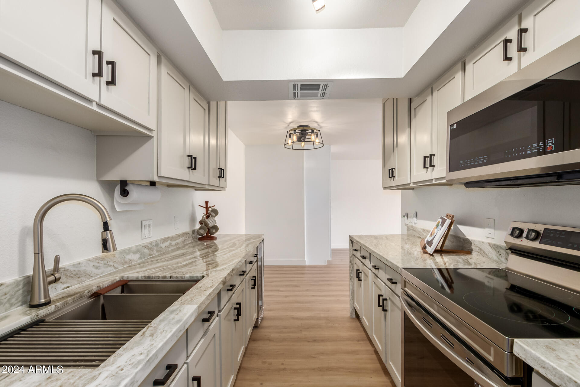 7350 N Via Paseo del Sur, O109