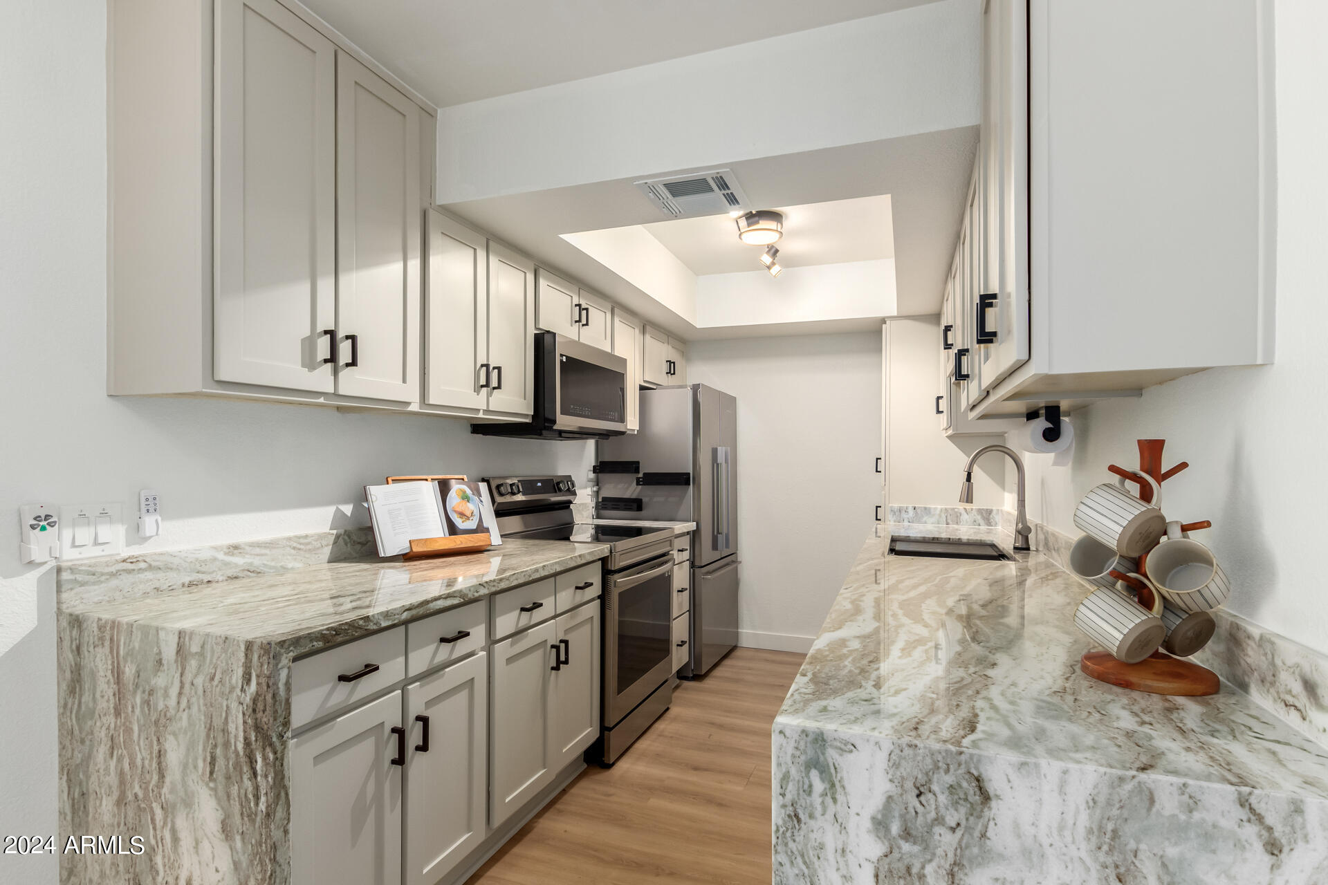 7350 N Via Paseo del Sur, O109