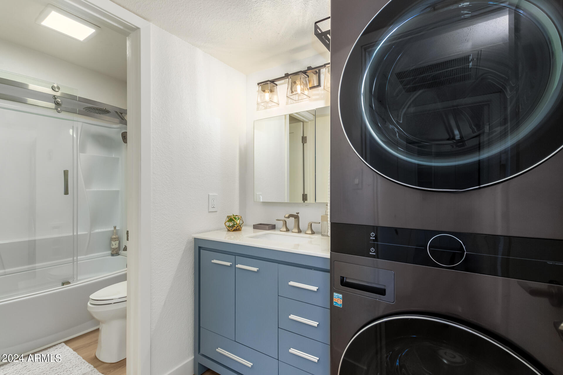 7350 N Via Paseo del Sur, O109