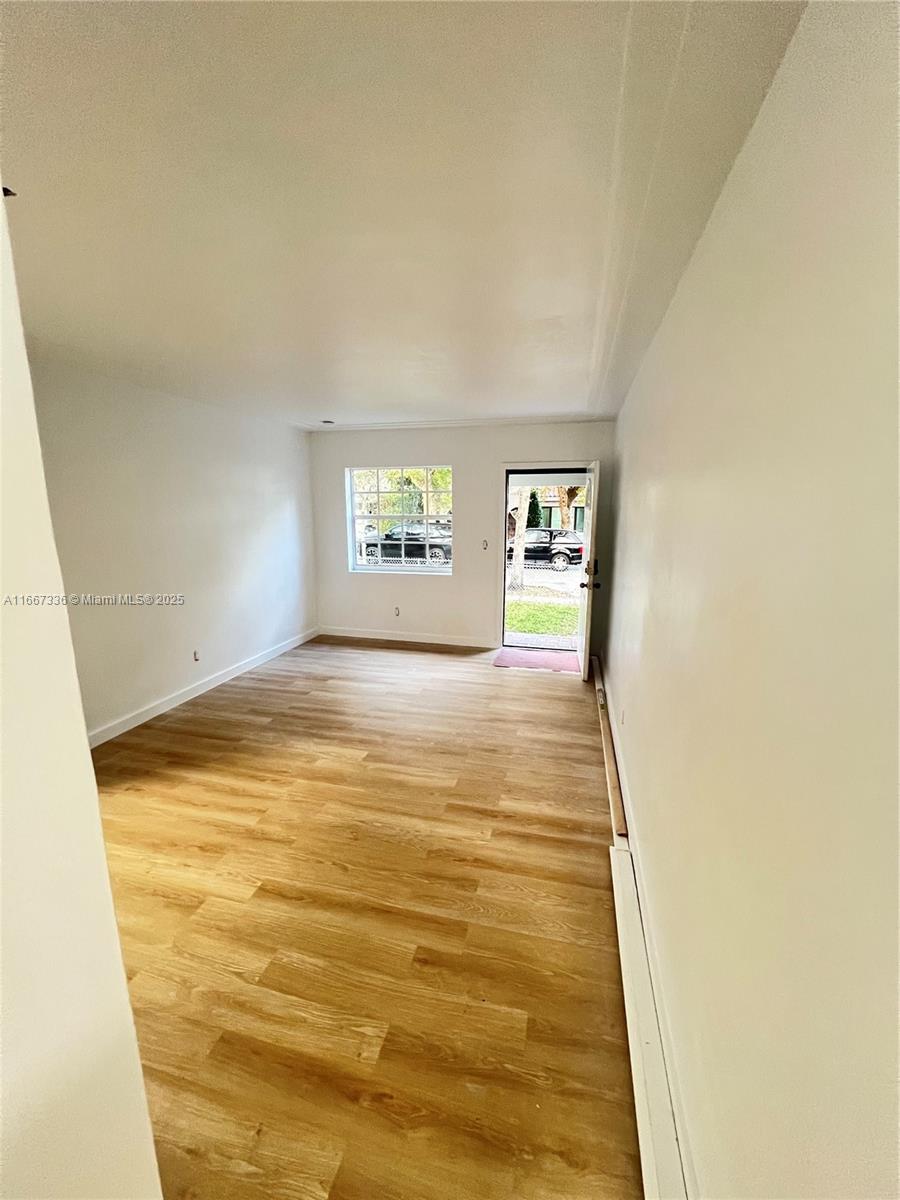4725 NE Miami Ct