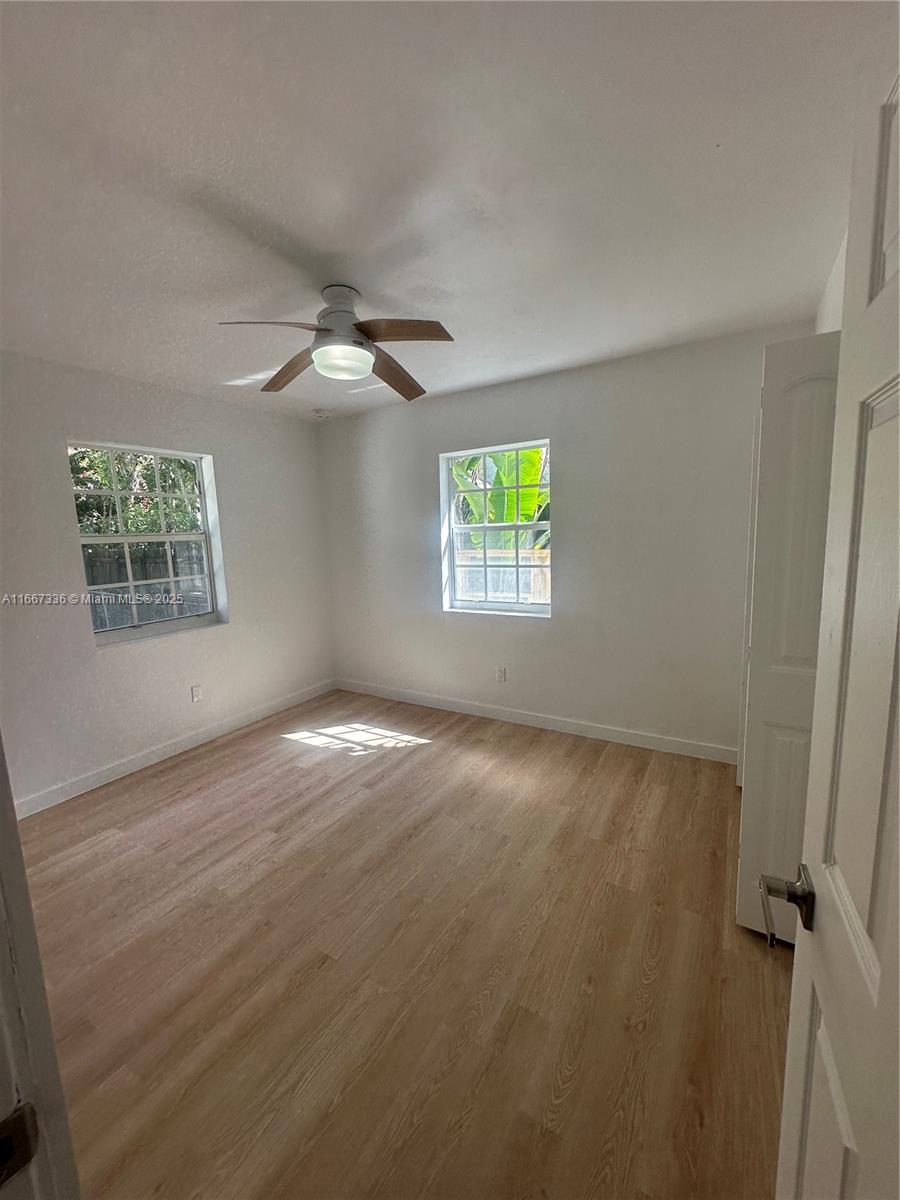 4725 NE Miami Ct