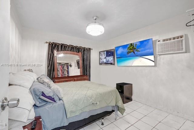 29 NE 44th St