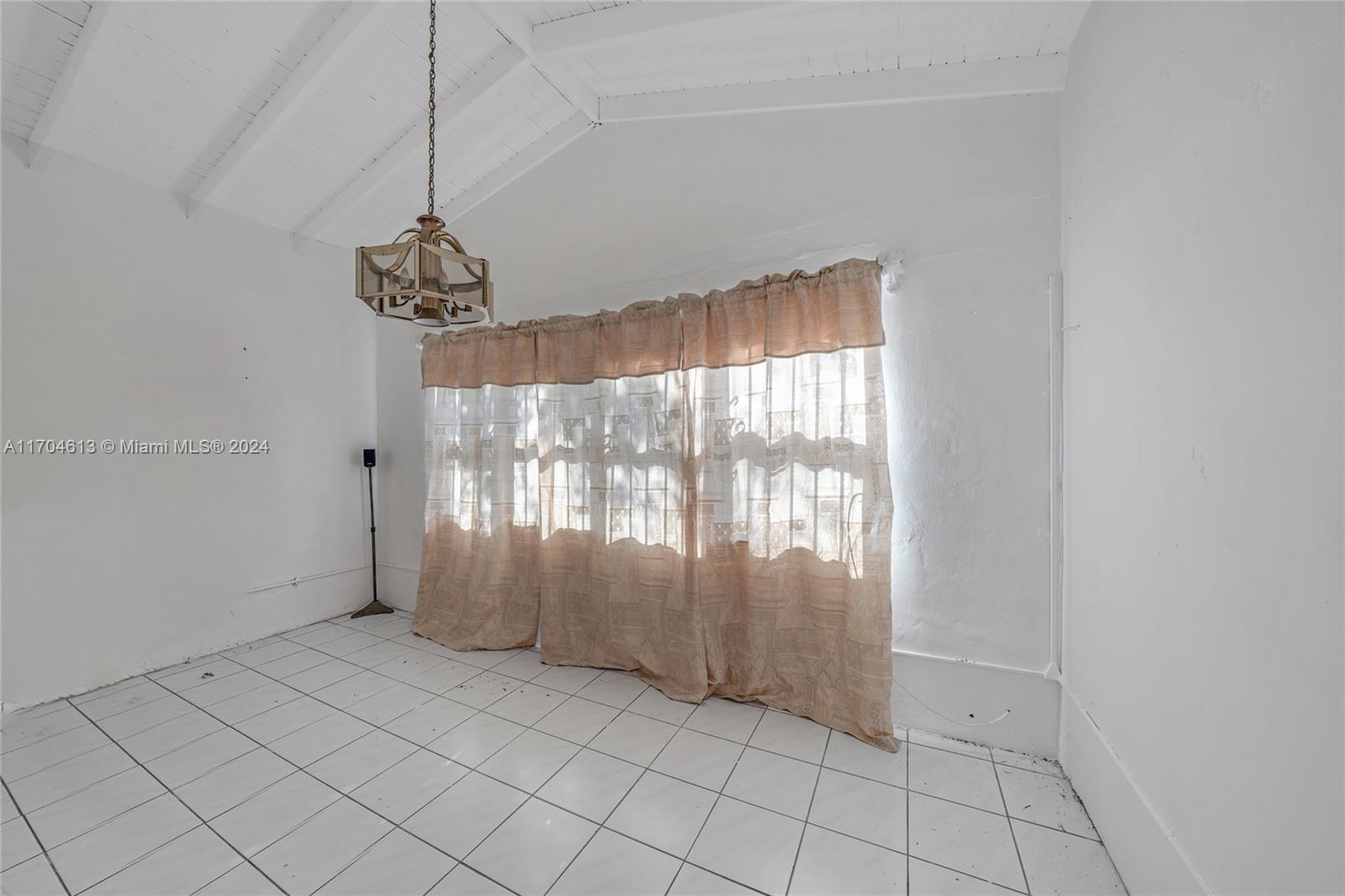 29 NE 44th St