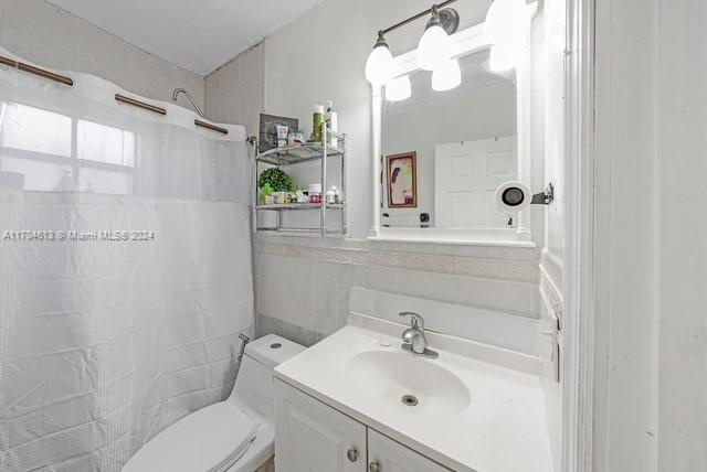 29 NE 44th St
