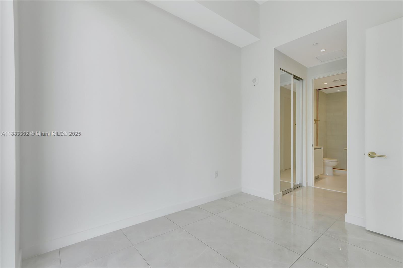 2655 S Bayshore Dr # 405