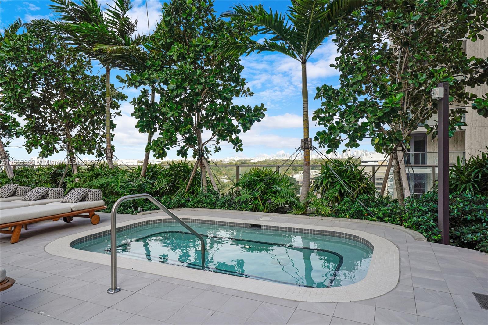 2655 S Bayshore Dr # 405
