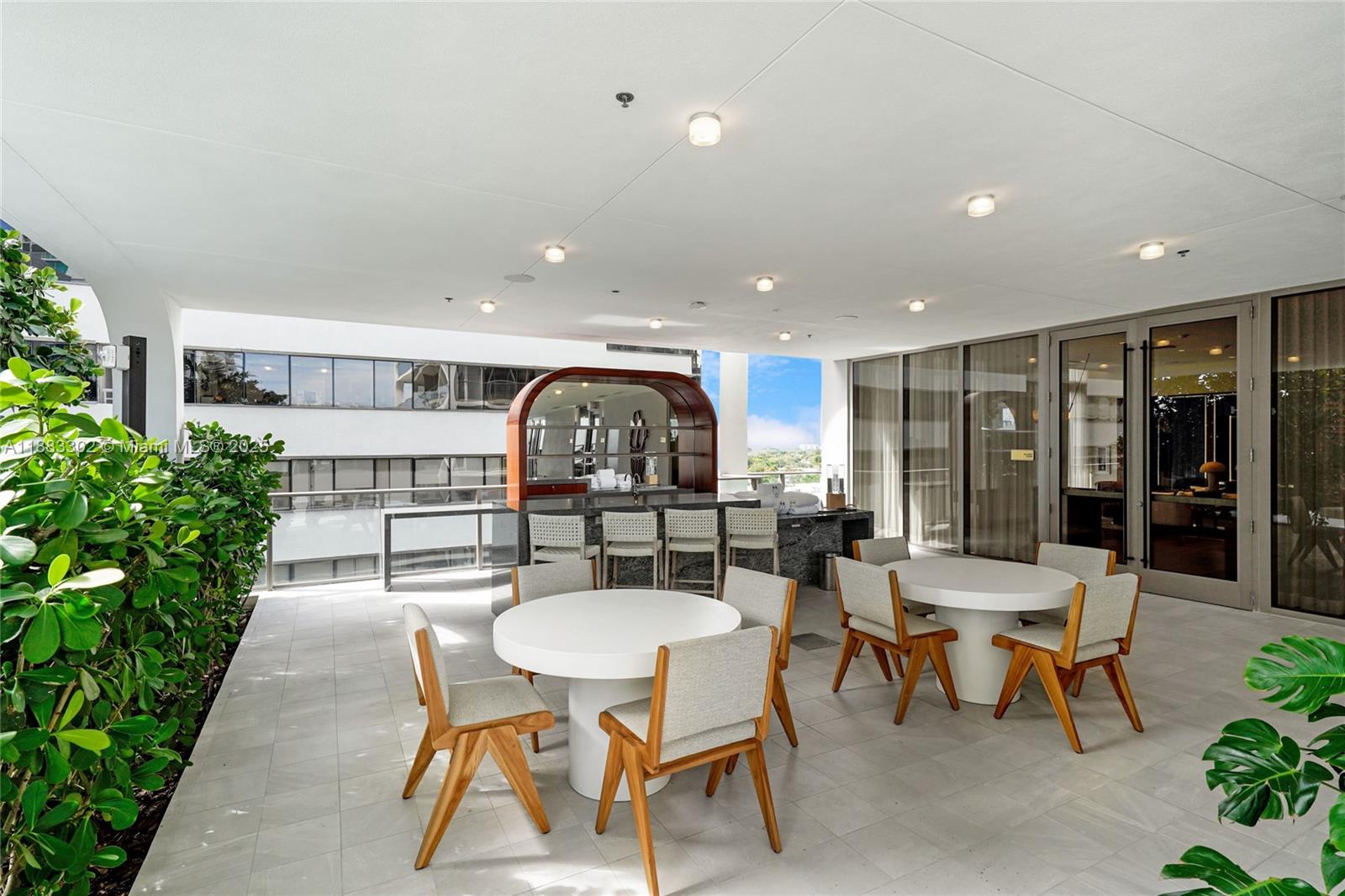 2655 S Bayshore Dr # 405