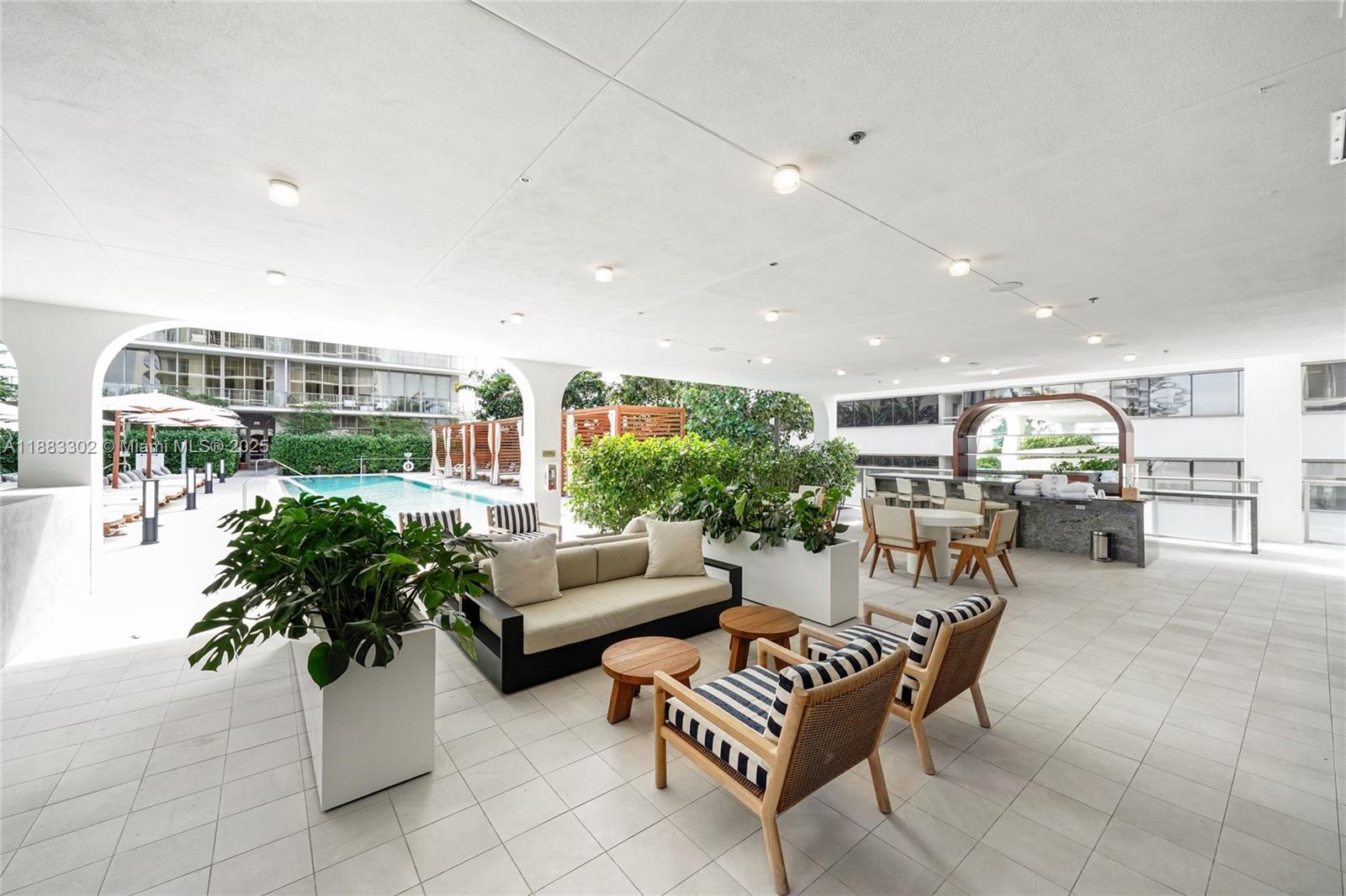 2655 S Bayshore Dr # 405
