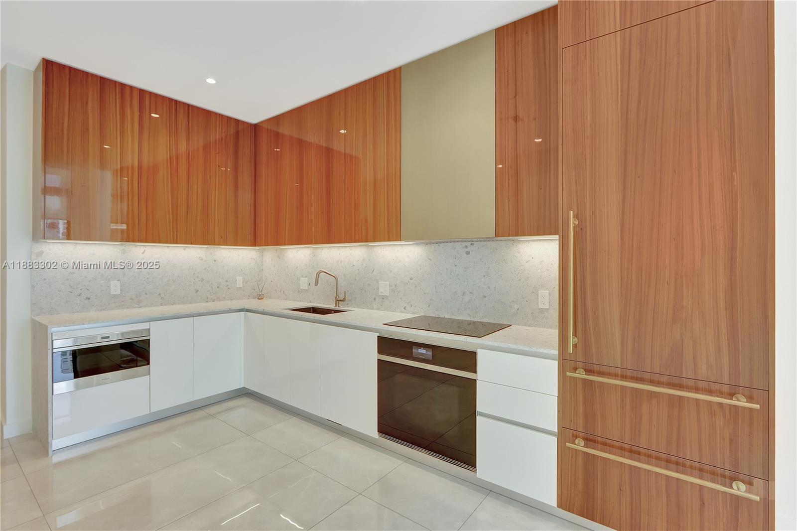 2655 S Bayshore Dr # 405