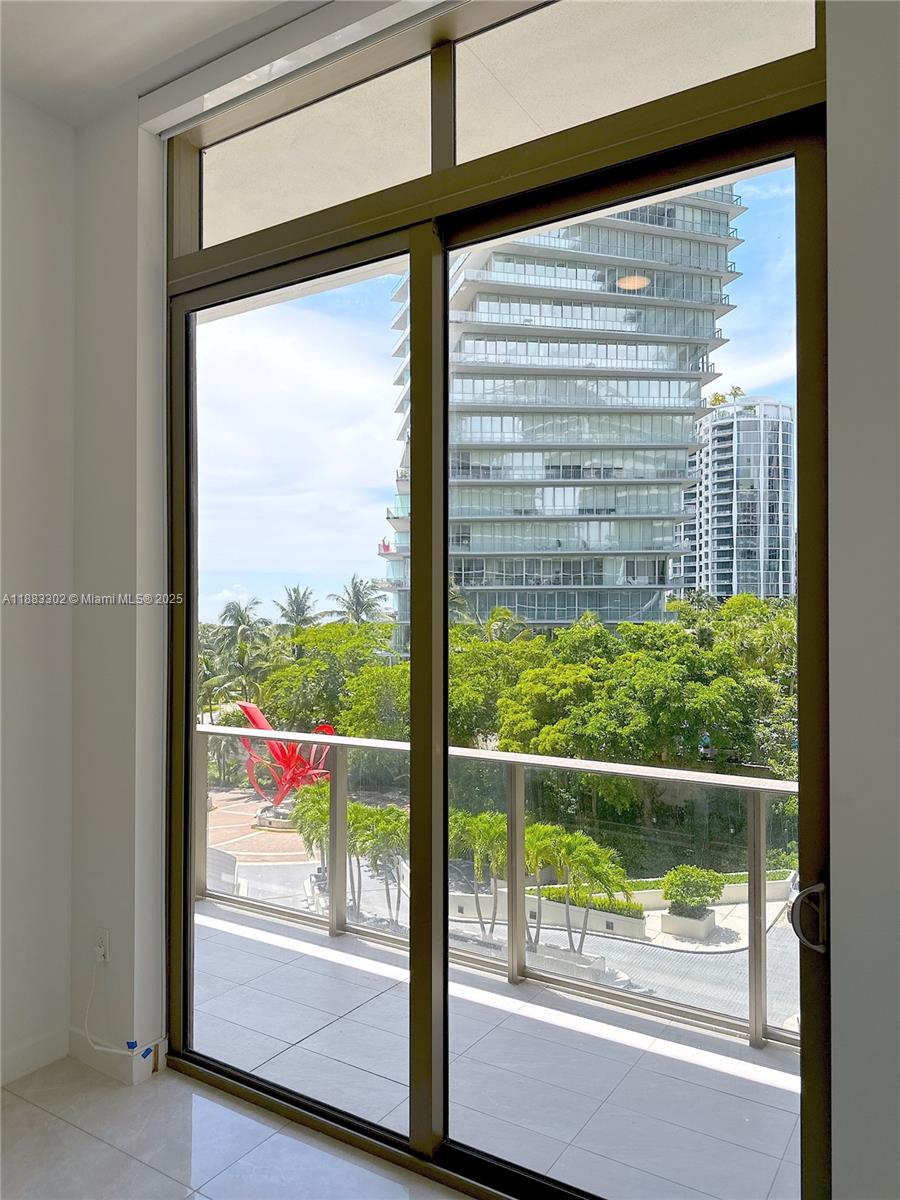 2655 S Bayshore Dr # 405
