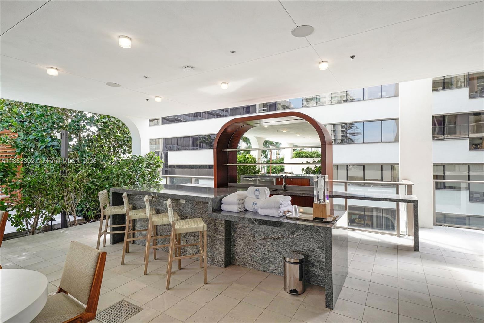 2655 S Bayshore Dr # 405