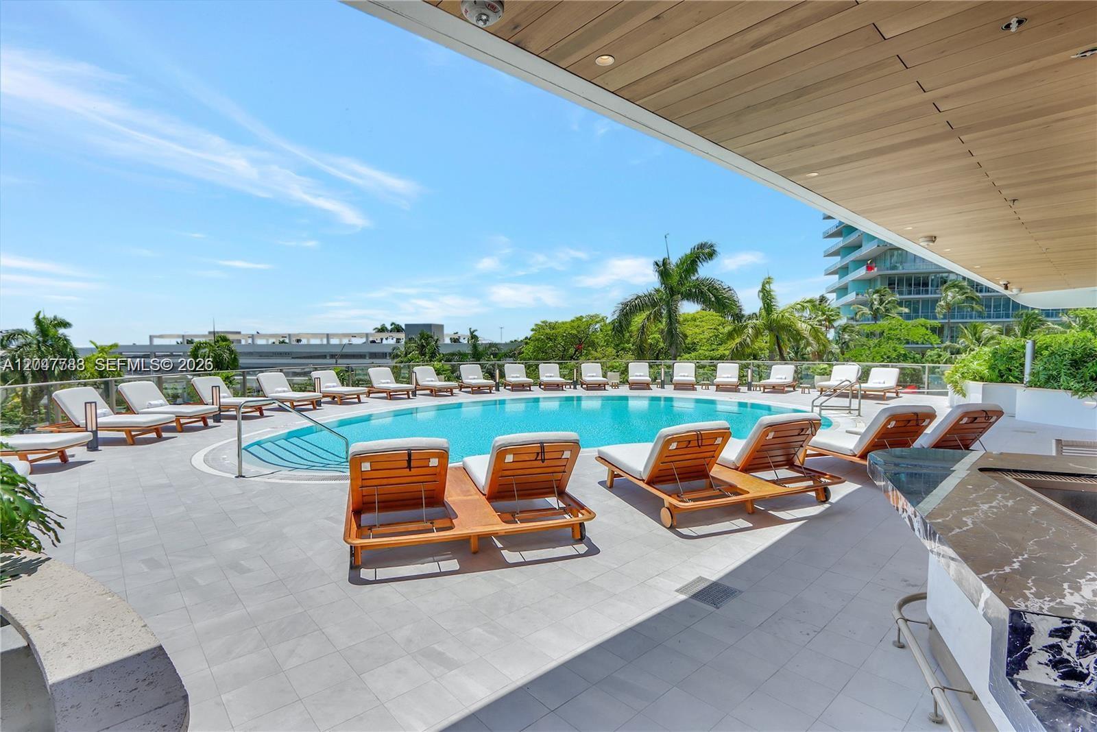 2655 S Bayshore Dr # 403