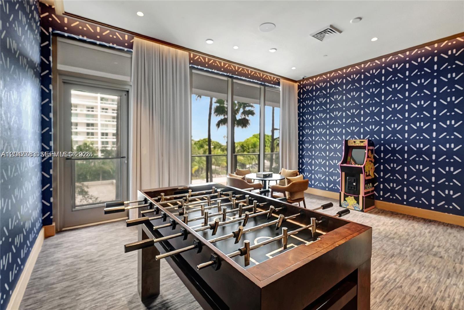 2655 S Bayshore Dr # 403
