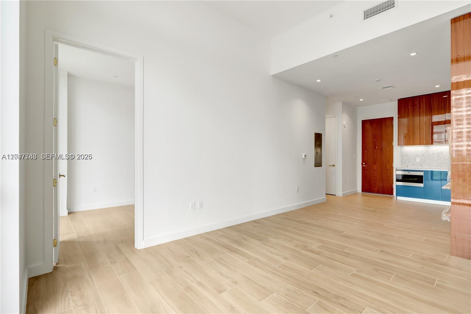 2655 S Bayshore Dr # 403