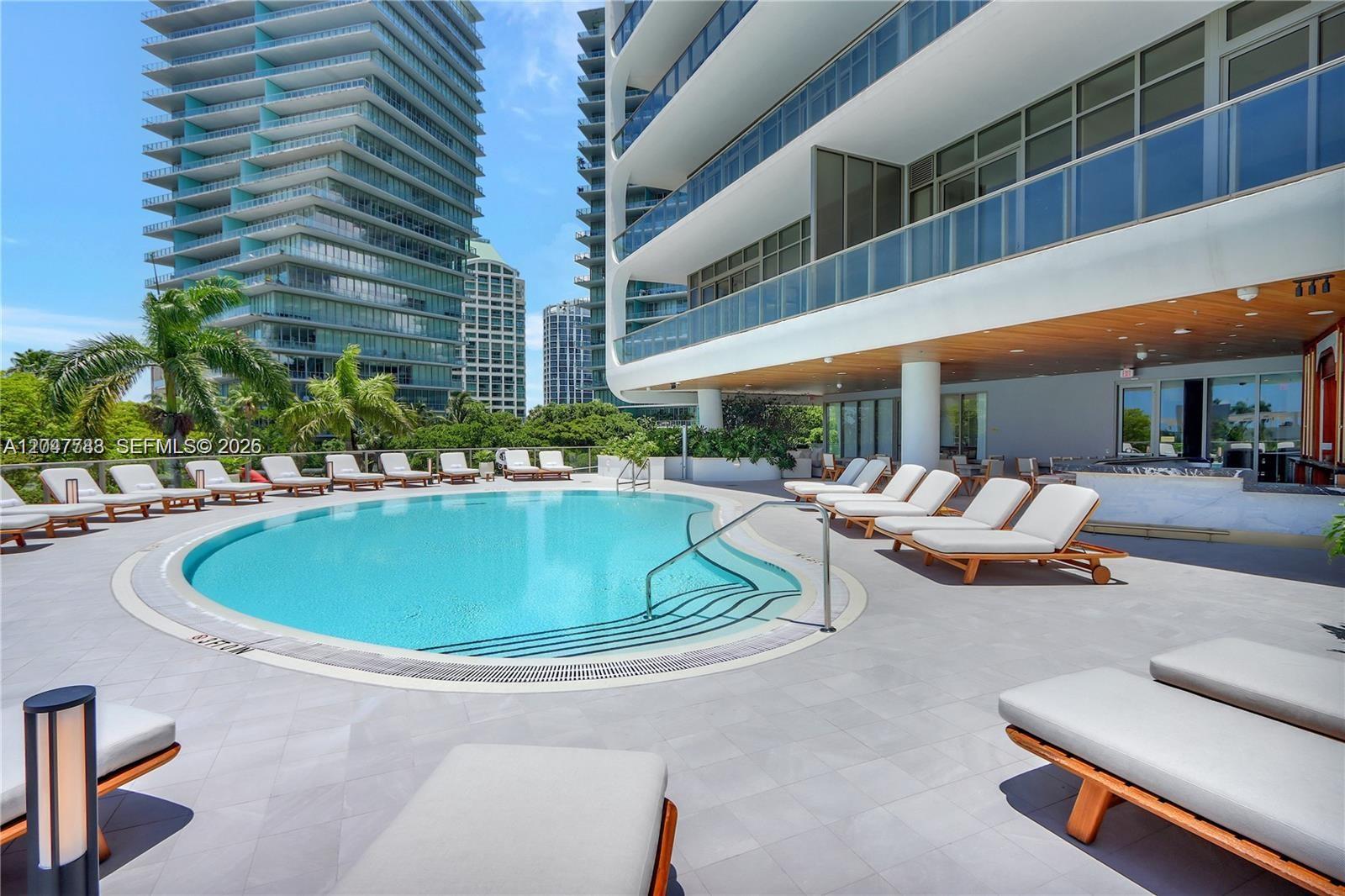 2655 S Bayshore Dr # 403