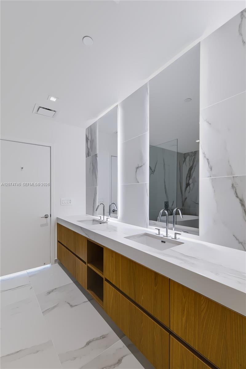 1400 Biscayne Blvd # 3501