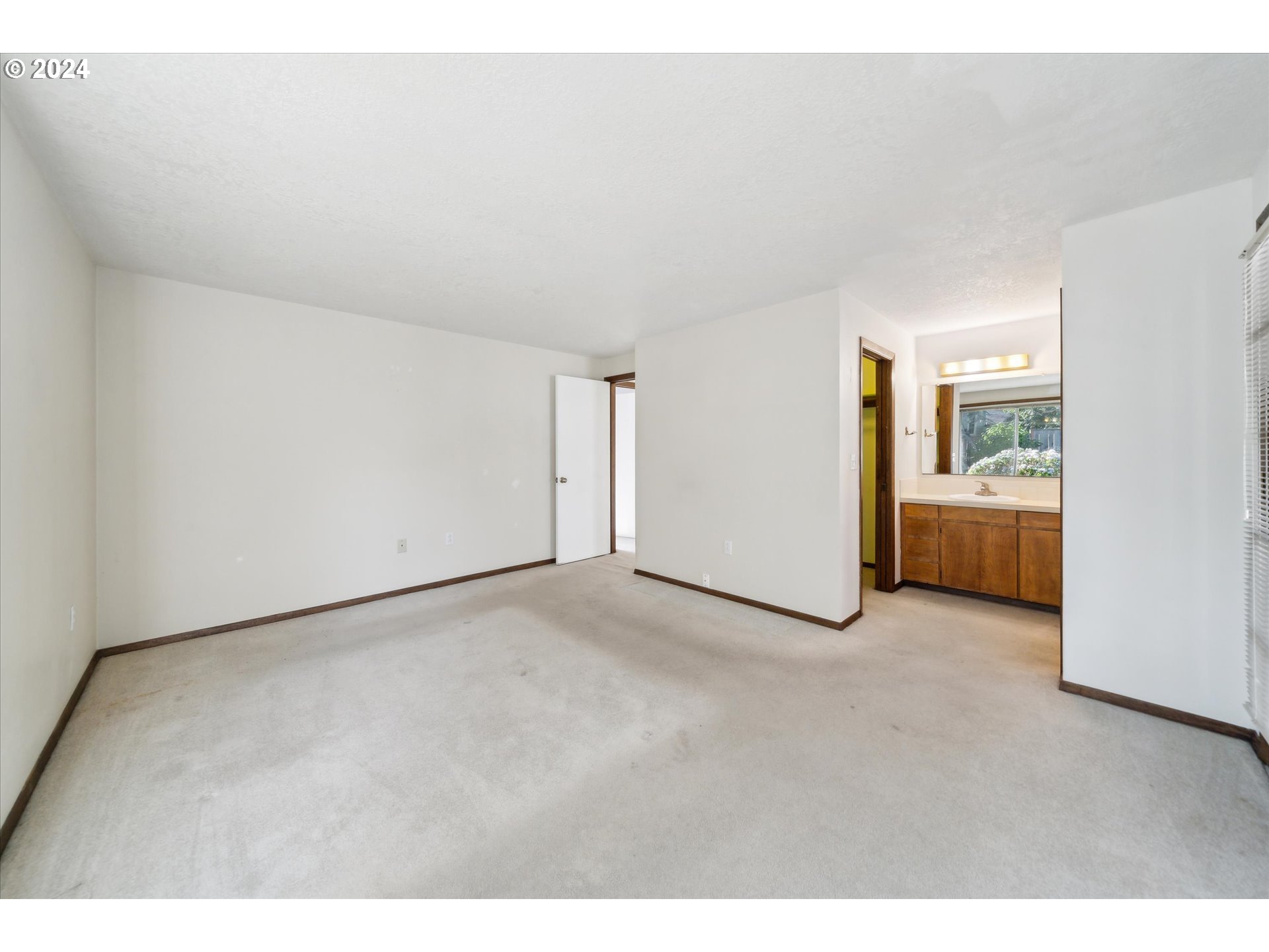 12905 SW HACKAMORE CT
