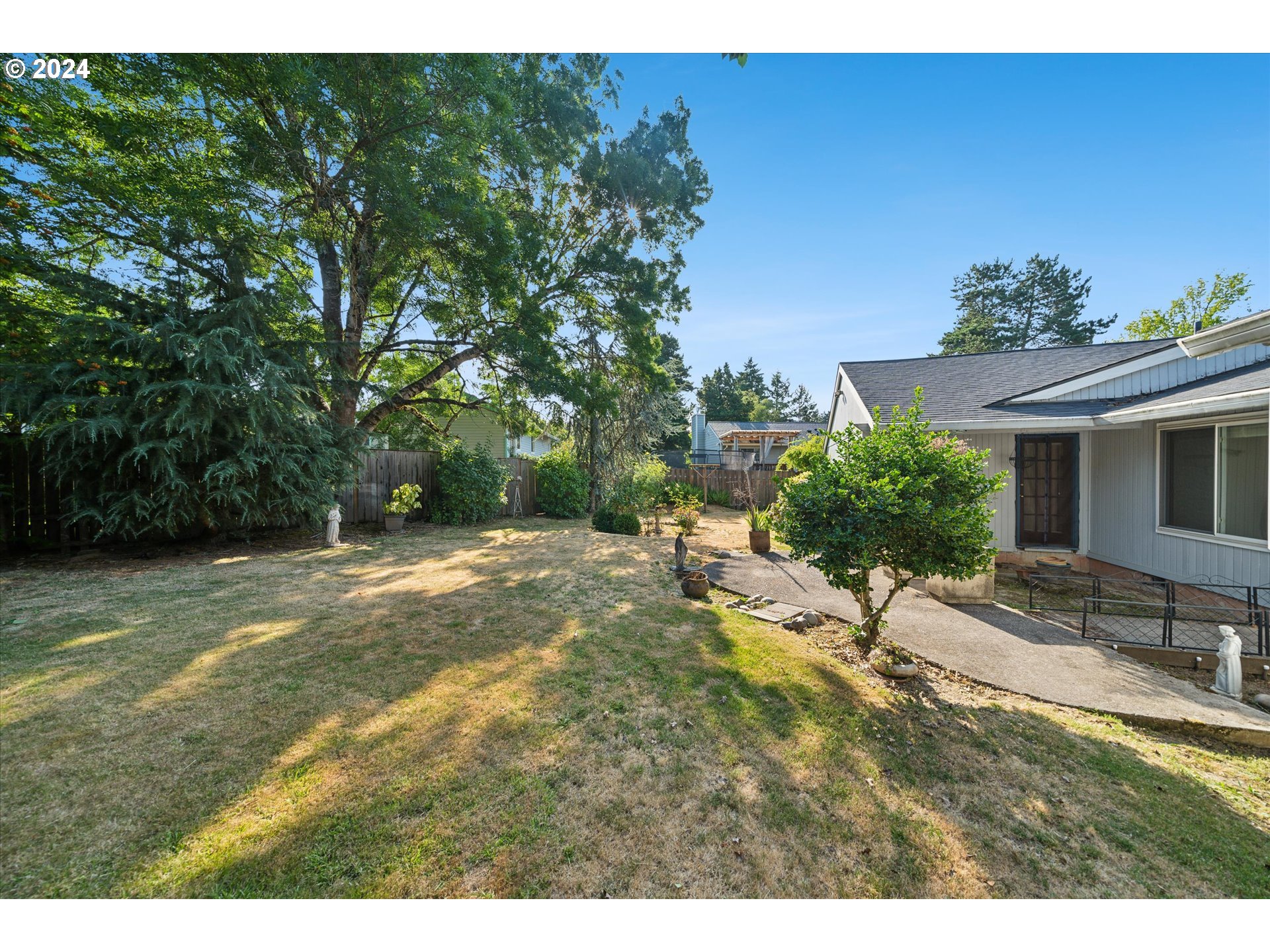 12905 SW HACKAMORE CT