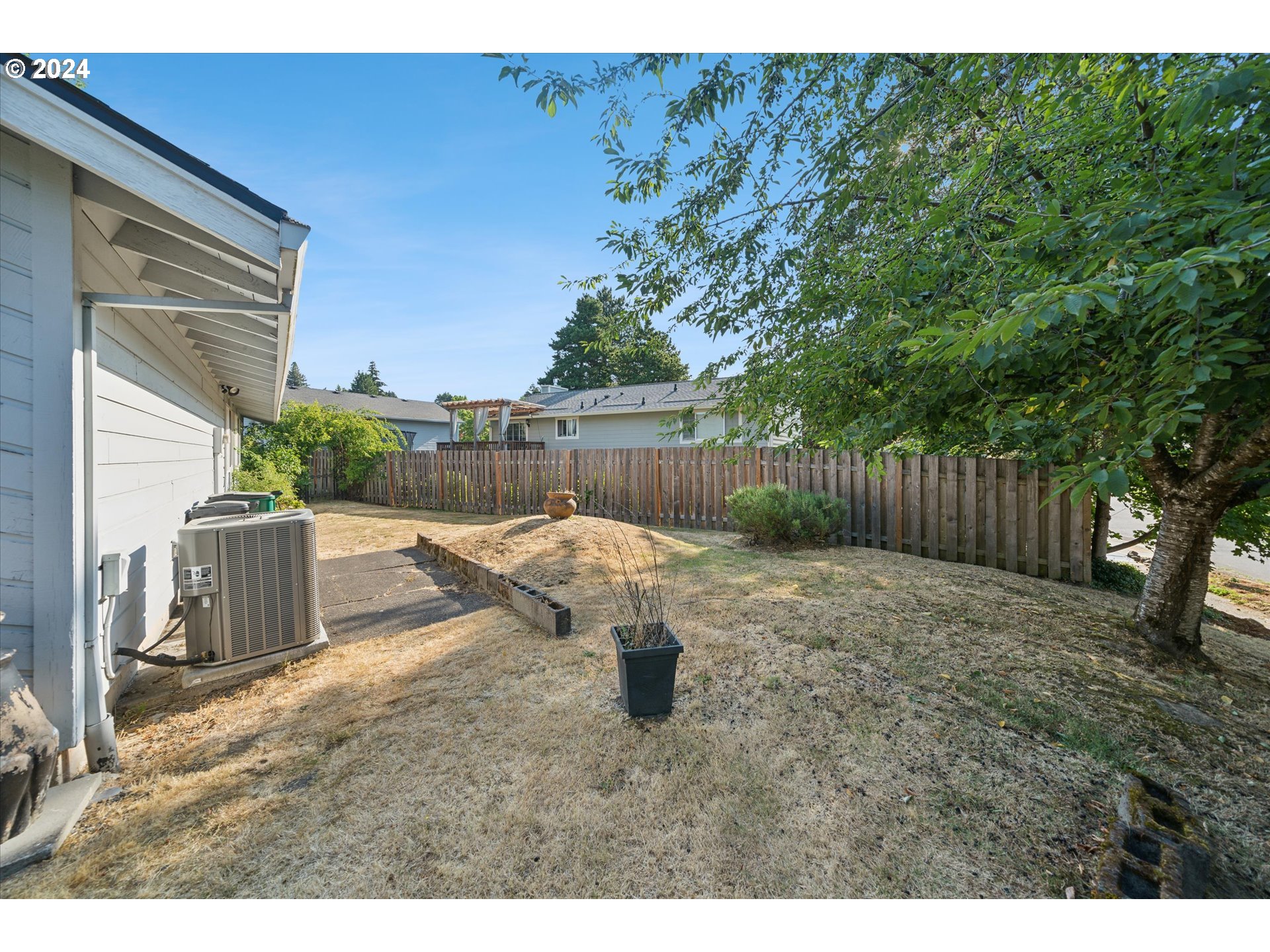 12905 SW HACKAMORE CT