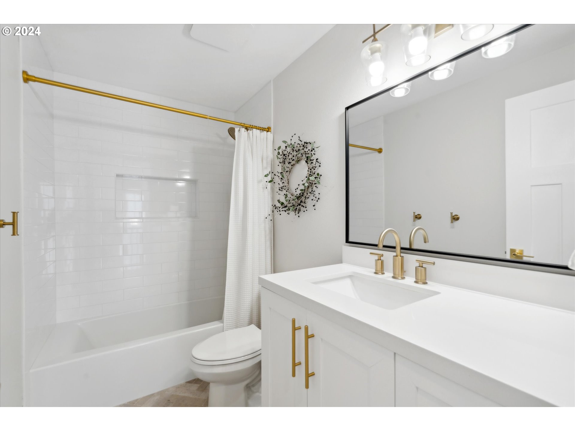 2015 DORAL CT