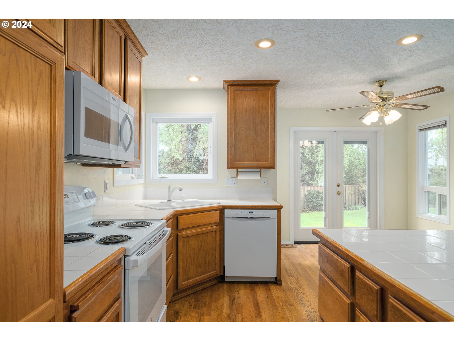 4700 SW CHUNUT CT