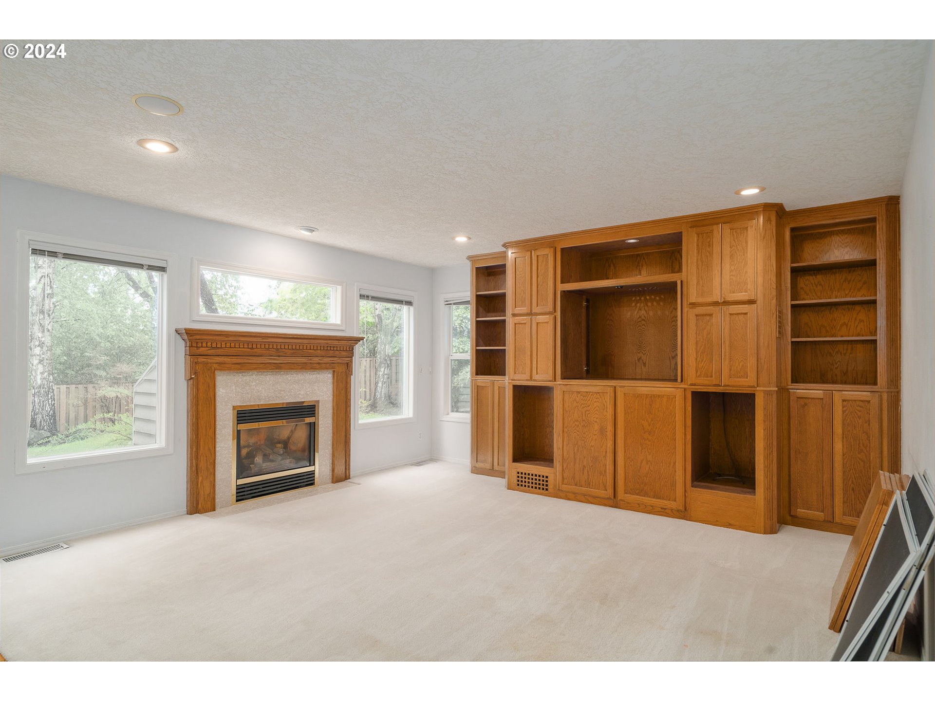 4700 SW CHUNUT CT