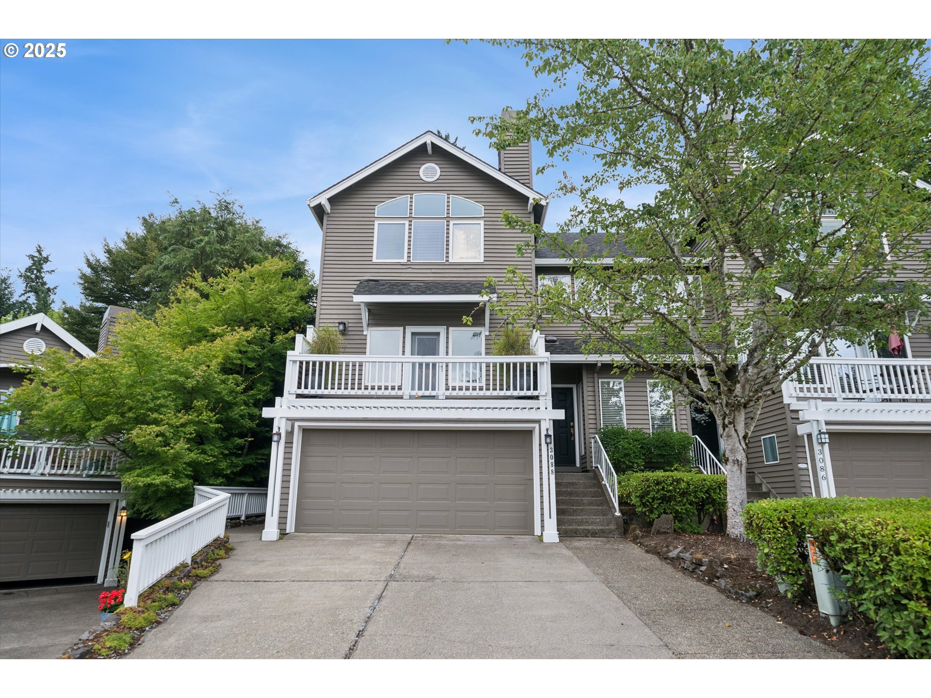 3088 CLUB HOUSE CT