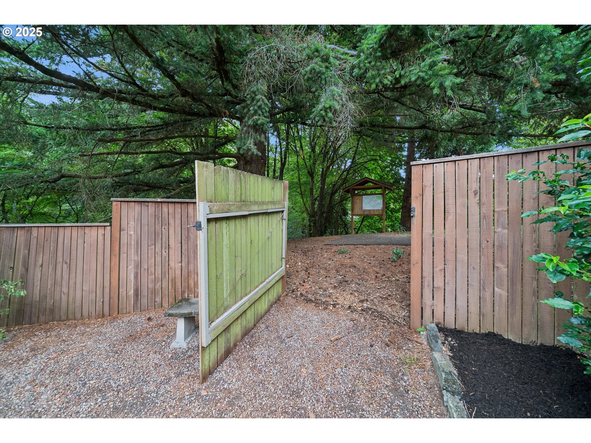 3088 CLUB HOUSE CT