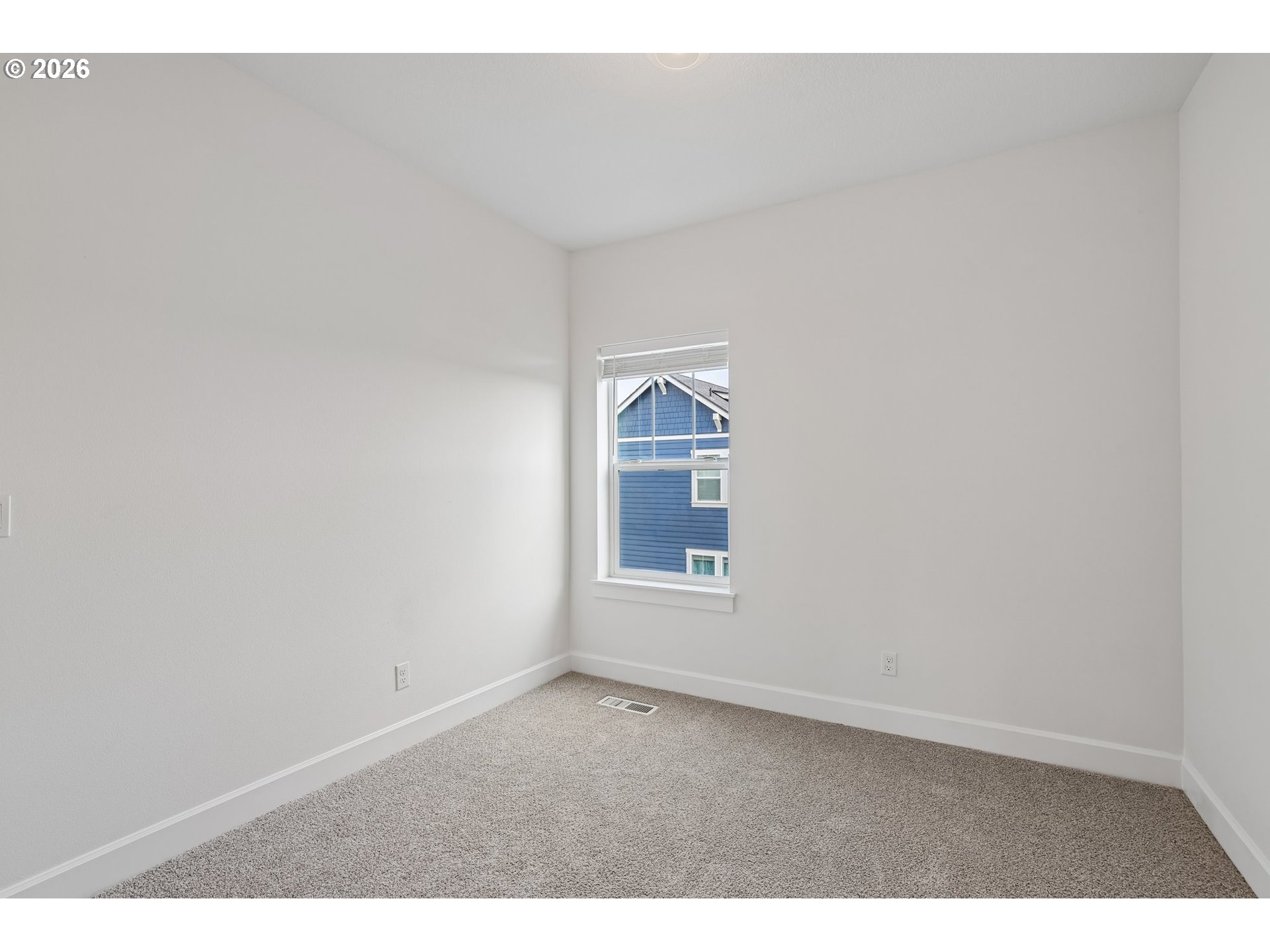 6992 SE SKIPPER LN