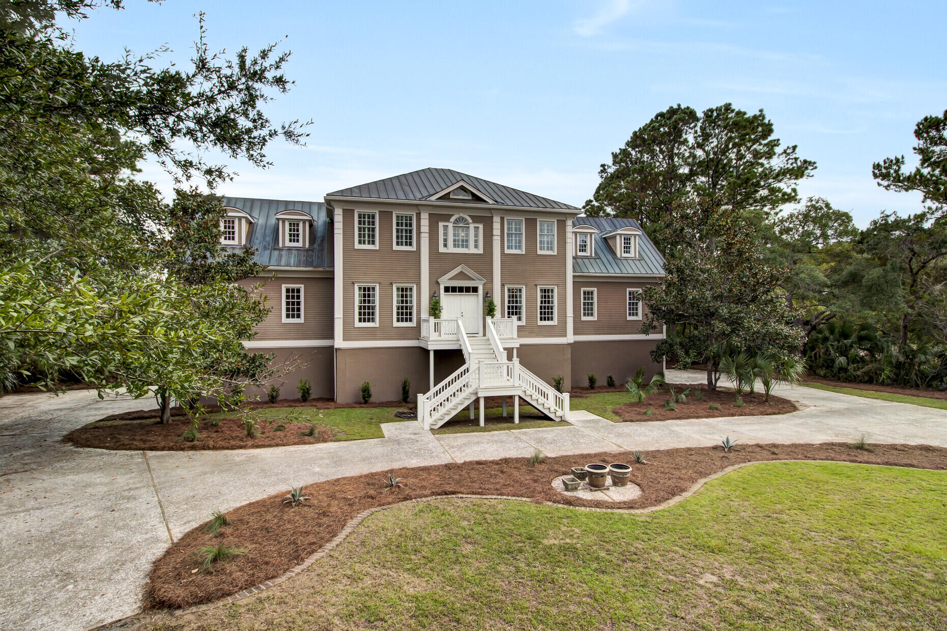 6147 Caravelle Court