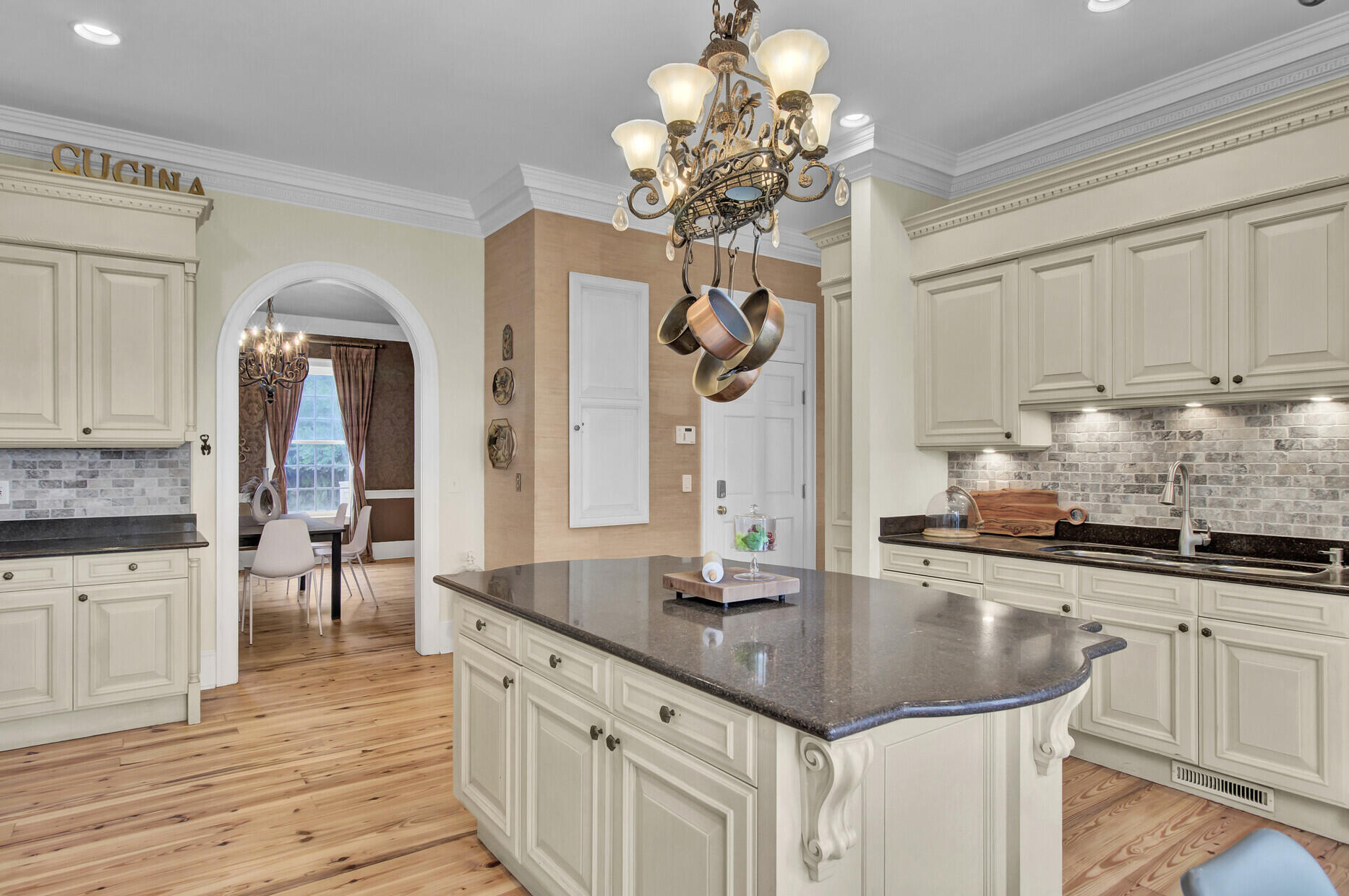 6147 Caravelle Court