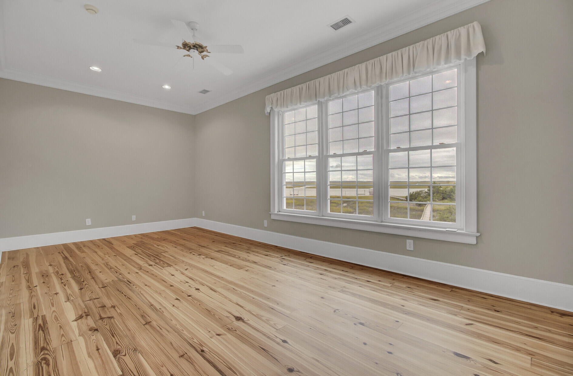 6147 Caravelle Court