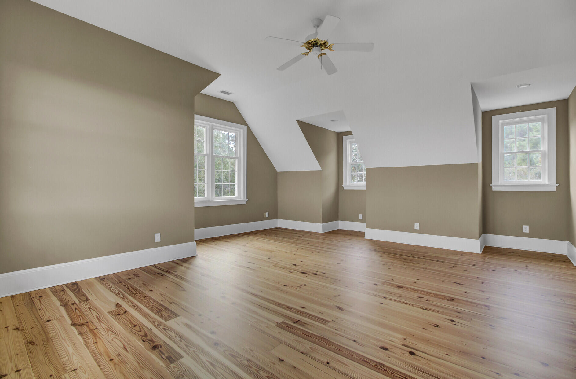 6147 Caravelle Court