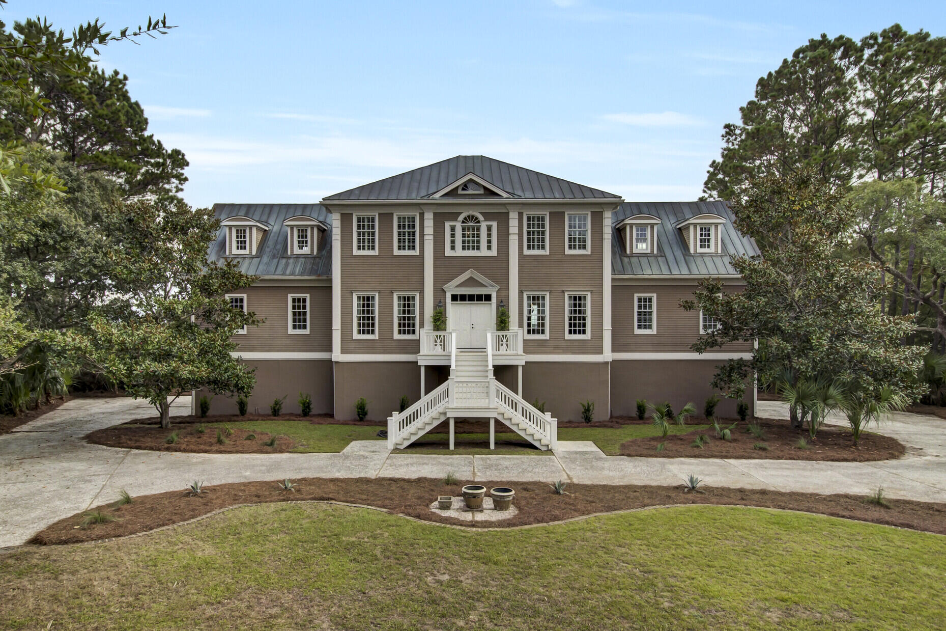6147 Caravelle Court